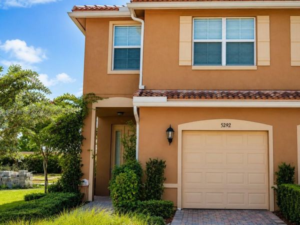 5292 Palm Colony Dr , Lake Worth, FL 33463