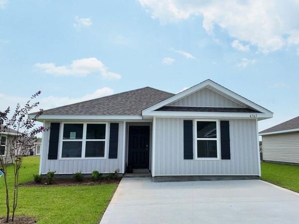 6565 Firefly Dr, Milton, FL 32583
