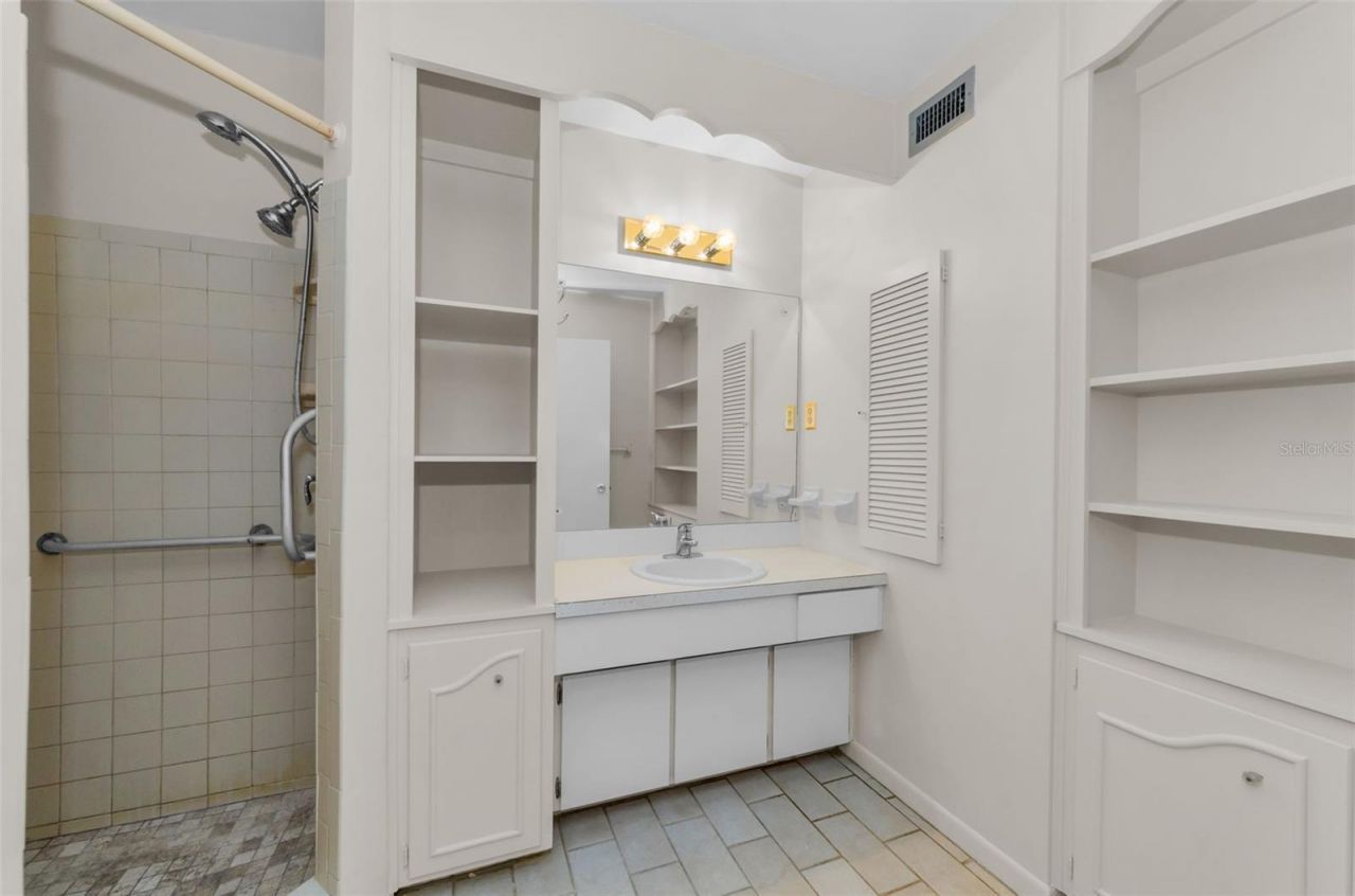 5992 32nd Avenue N, Saint Petersburg, FL 33710 Photo