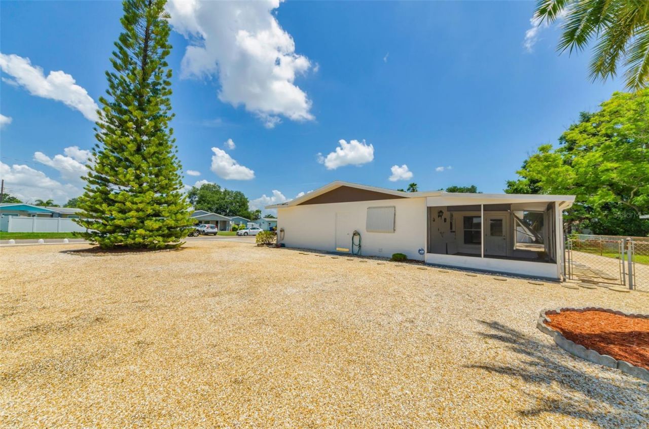 5992 32nd Avenue N, Saint Petersburg, FL 33710 Photo