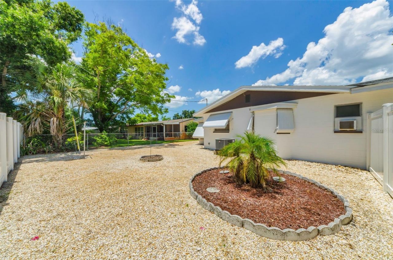 5992 32nd Avenue N, Saint Petersburg, FL 33710 Photo
