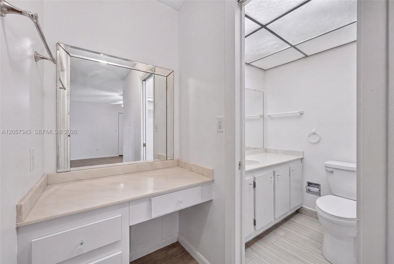 5900 NW 44th St , Unit 414, Lauderhill, FL 33319 Photo
