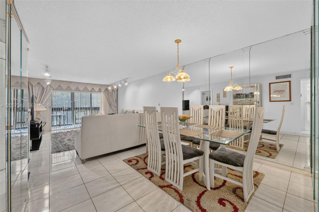 5900 NW 44th St , Unit 414, Lauderhill, FL 33319 Photo