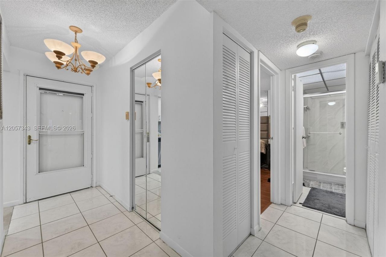 5900 NW 44th St , Unit 414, Lauderhill, FL 33319 Photo