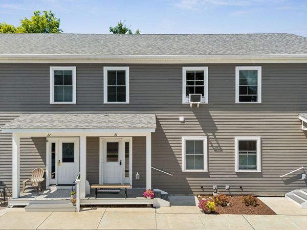 31 Gardner Lane, Waterbury, VT 05676