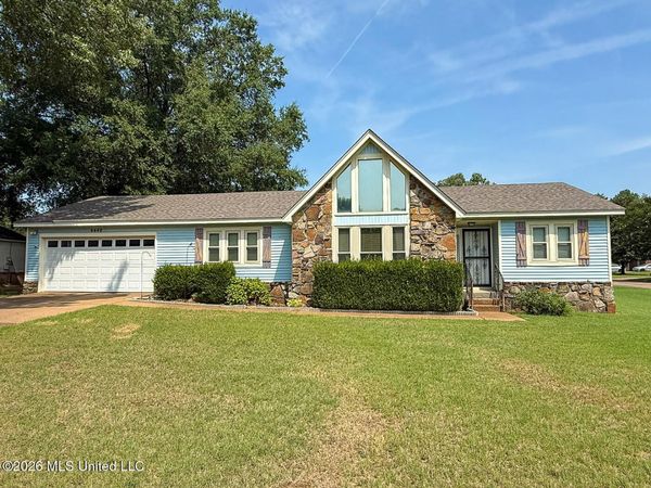 6640 Black Thorne Dr Drive, Walls, MS 38680