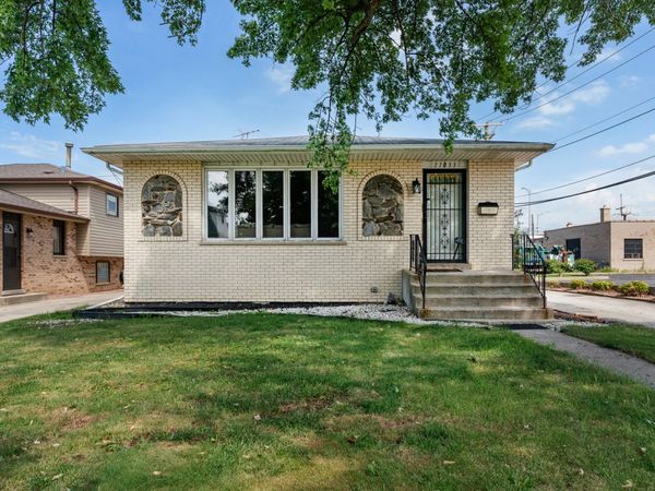 11033 Parkside Avenue , Chicago Ridge, IL 60415