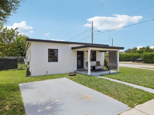 1400 NW 55th St , Miami, FL 33142