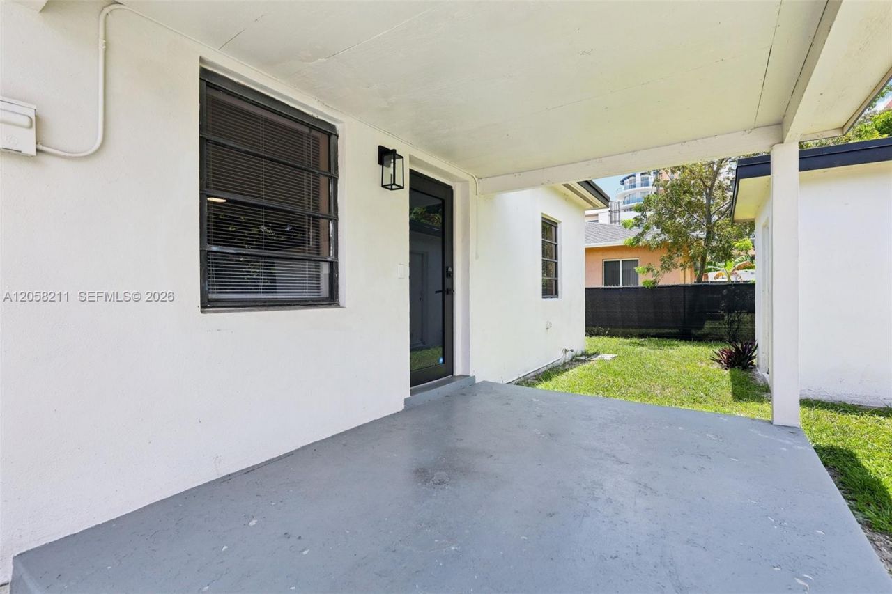 1400 NW 55th St, Miami, FL 33142 Photo