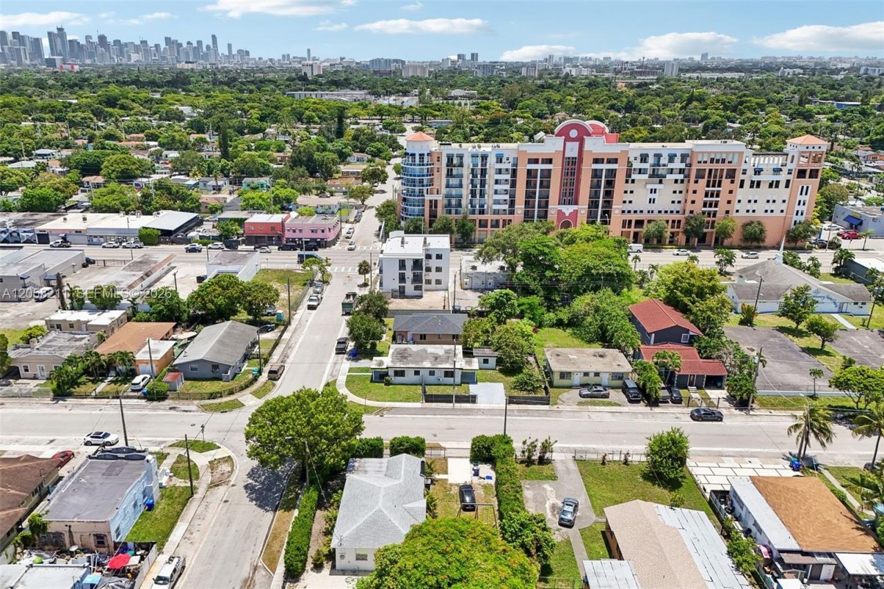 1400 NW 55th St, Miami, FL 33142 Photo