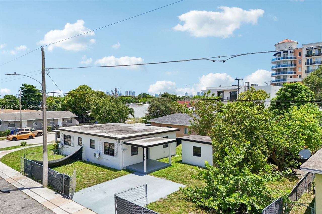 1400 NW 55th St, Miami, FL 33142 Photo