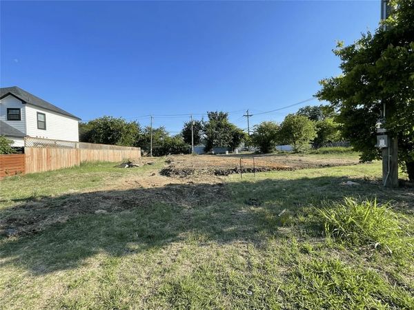 1400 E Morphy Street, Fort Worth, TX 76104