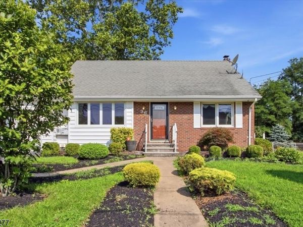 36 Oakland Ave, Franklin, NJ 08873