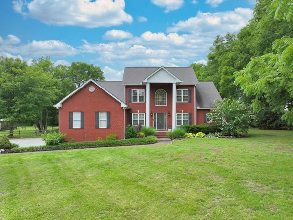 107 Greenfield Ln , Castalian Springs, TN 37031