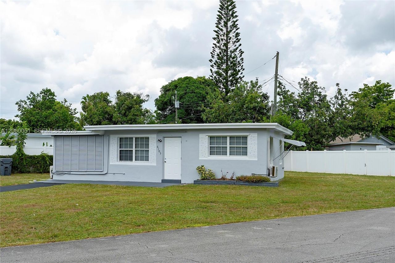 6103 Monroe St , Hollywood, FL 33023 Photo
