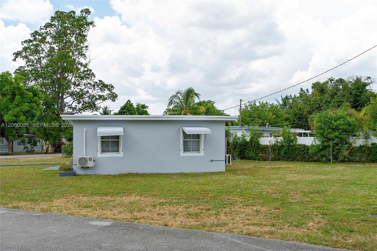6103 Monroe St , Hollywood, FL 33023 Photo