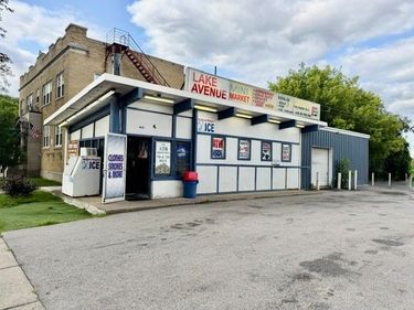 460 Lake Avenue, Rochester, NY 14608