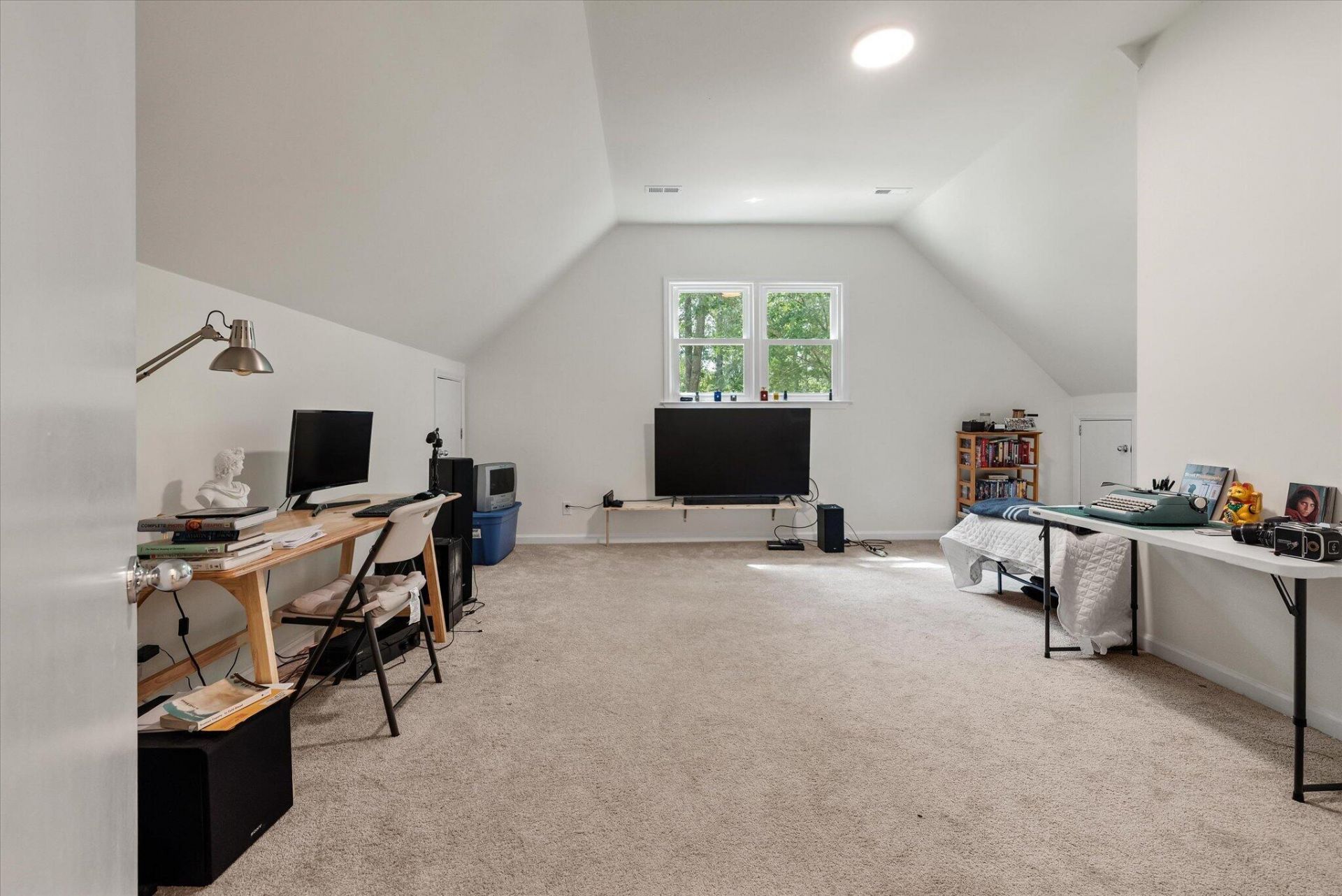 220 Runnymede Lane Photo 27