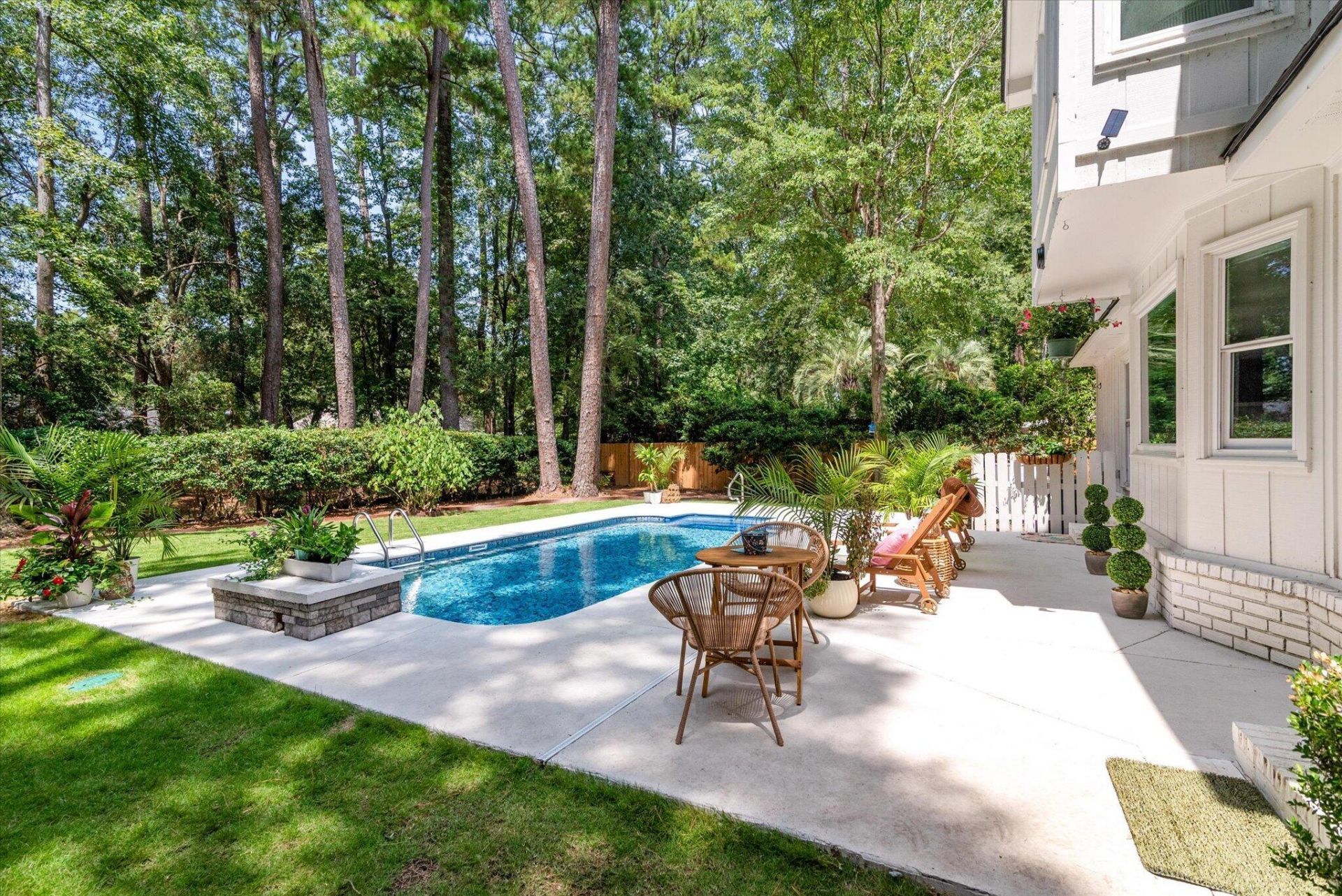 220 Runnymede Lane Photo 37