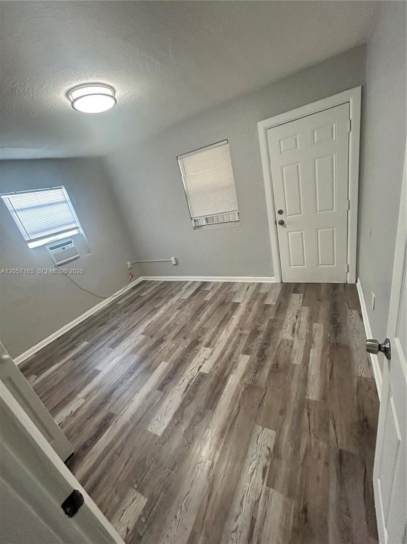 161 NW 15th St, Unit 6, Miami, FL 33136 Photo