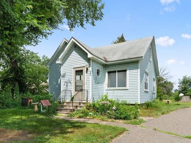 695 N Oak Drive, Vadnais Heights, MN 55127