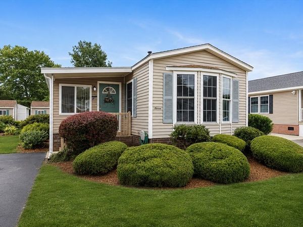 7 Robert Rd, Plainville, MA 02762