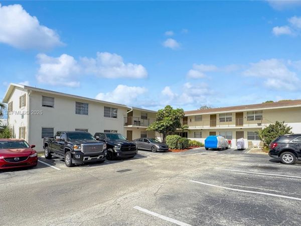 215 NW 25th St , Unit 5, Wilton Manors, FL 33311