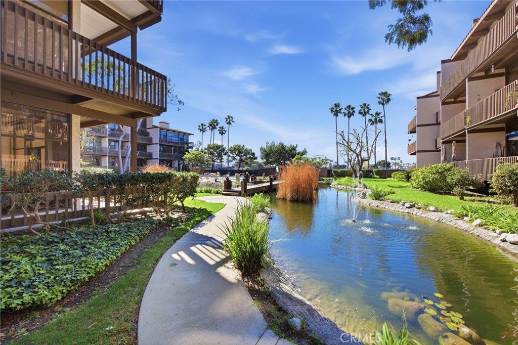 7202 Marina Pacifica Drive South S, Long Beach, CA 90803 Main Photo