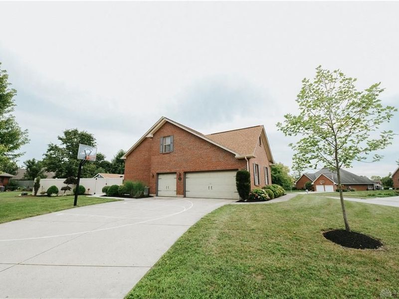 8 Wilderness Cove, Brookville, OH 45309 Photo 5