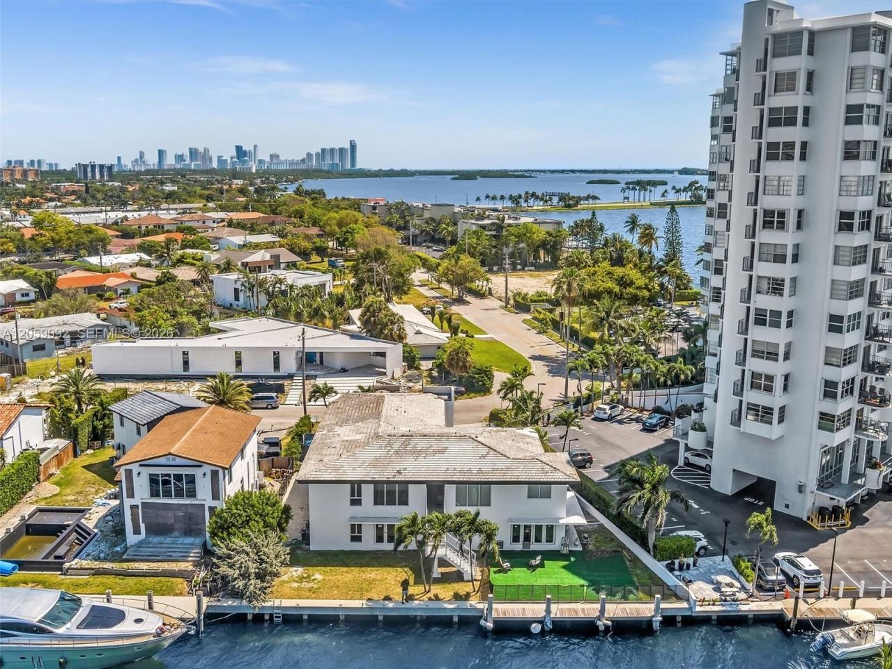 11900 N Bayshore Dr , Unit 205, North Miami, FL 33181 Photo