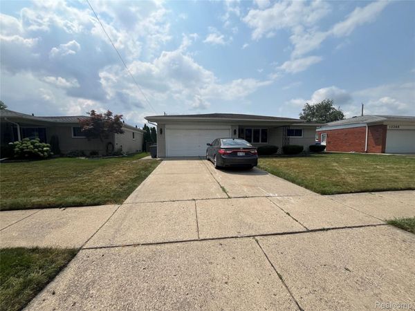13502 Moceri Circle, Warren, Mi 48088