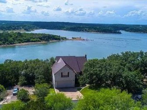 1017 Coventry RD, Spicewood, TX 78669