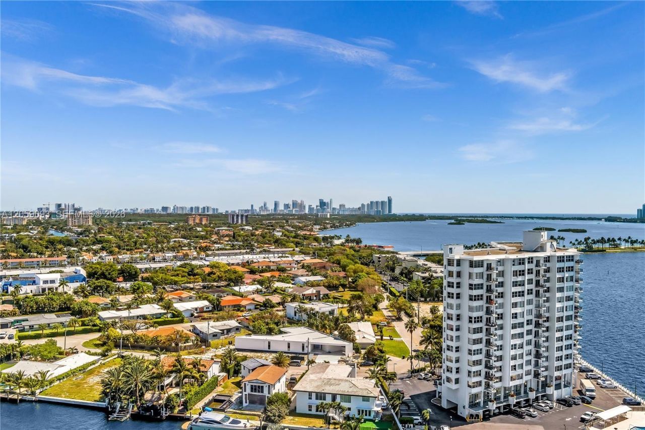 11900 N Bayshore Dr , Unit 206, North Miami, FL 33181 Photo