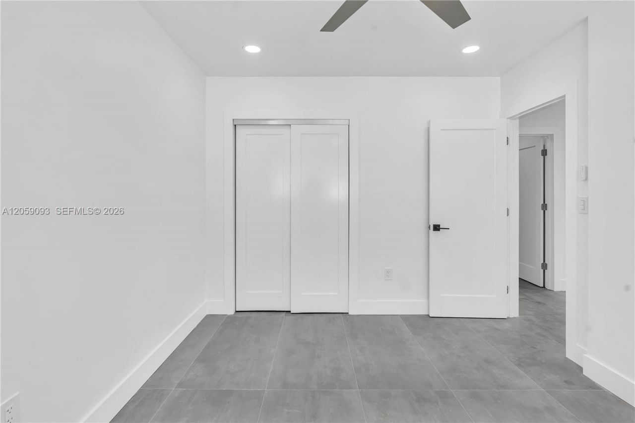 11900 N Bayshore Dr , Unit 206, North Miami, FL 33181 Photo
