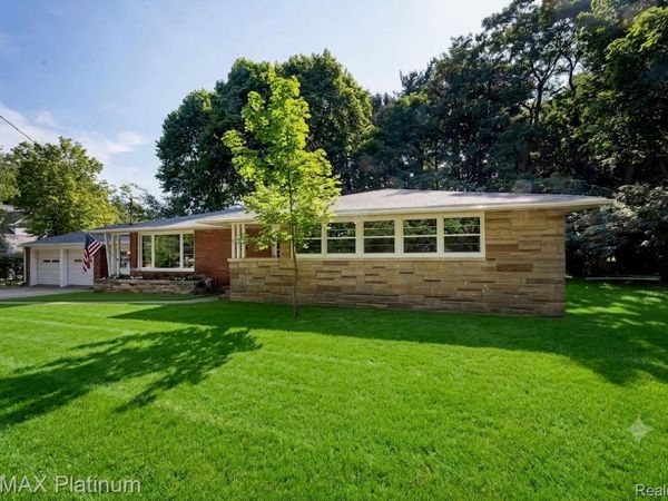 640 N Adelaide Street, Fenton, Mi 48430