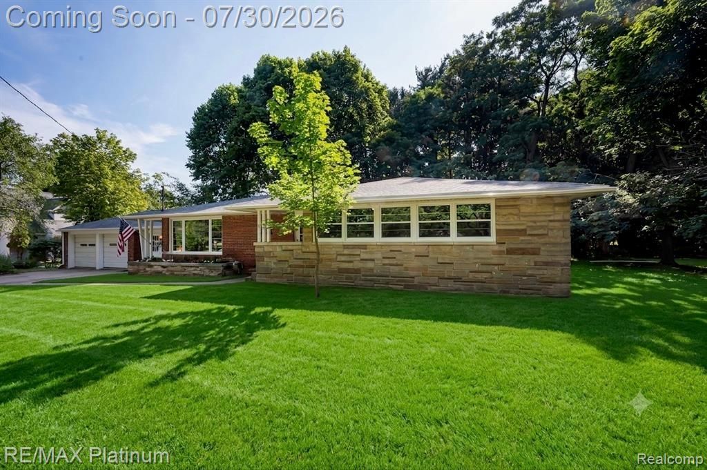 640 N Adelaide Street , Fenton, MI 48430 Main Photo