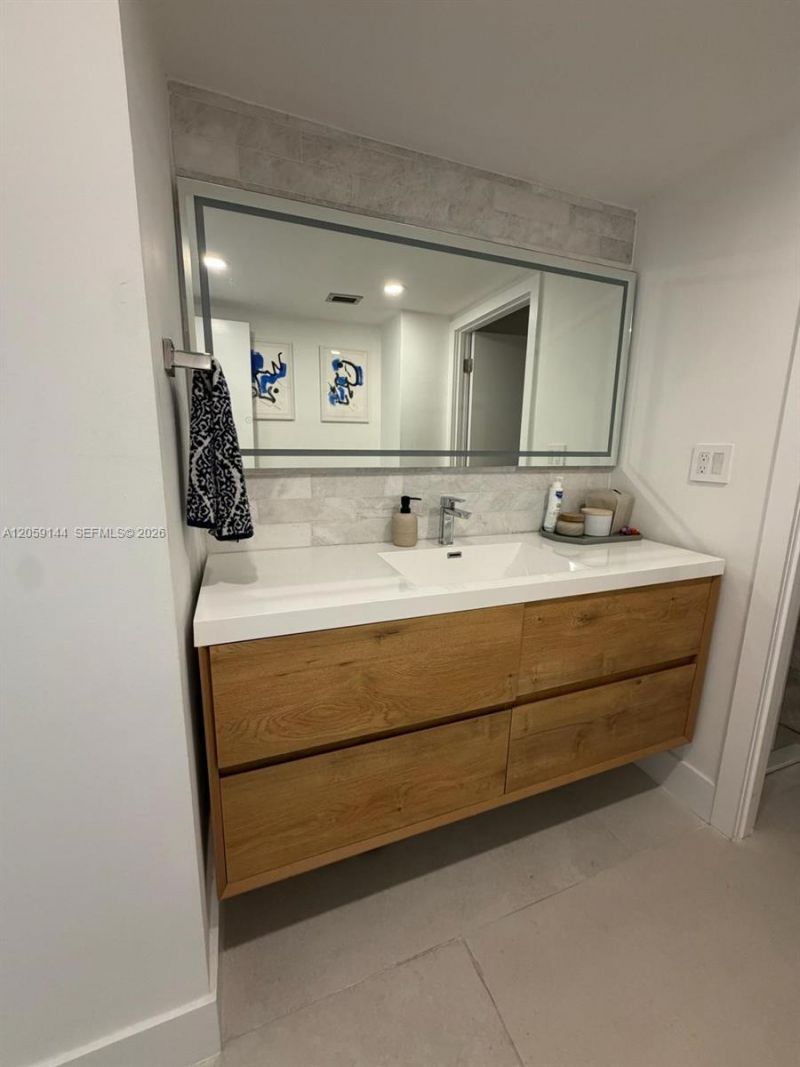 2333 Brickell Ave , Unit 2512, Miami, FL 33129 Photo