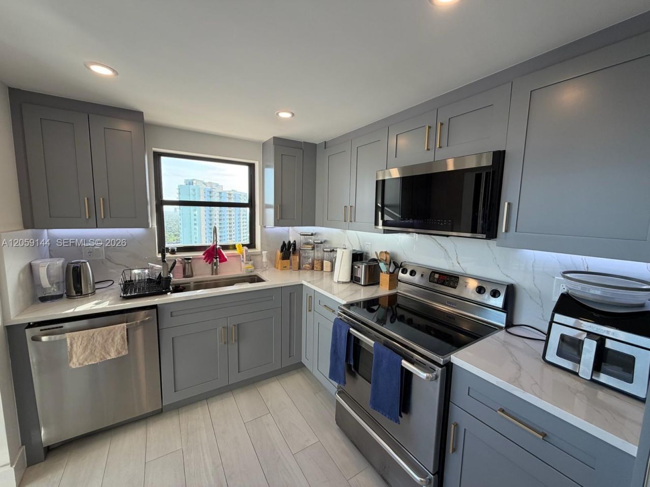 2333 Brickell Ave , Unit 2512, Miami, FL 33129 Photo