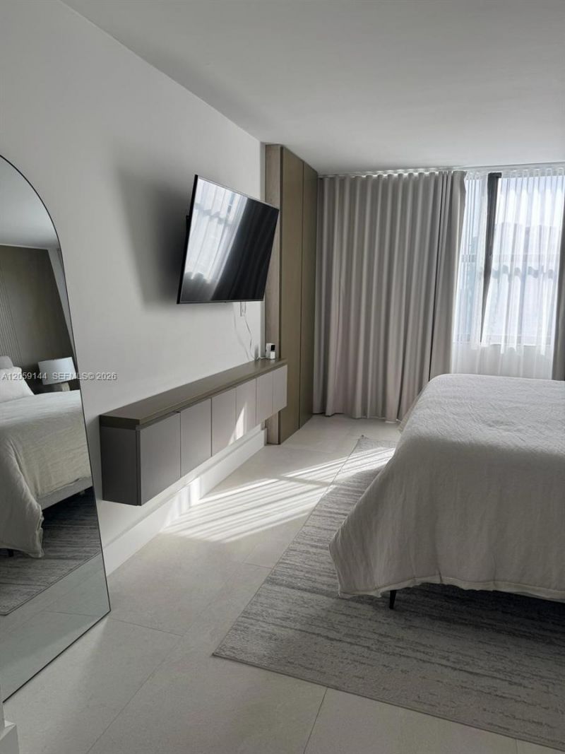 2333 Brickell Ave , Unit 2512, Miami, FL 33129 Photo