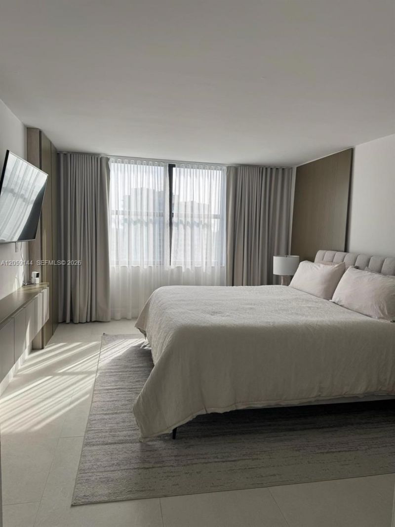 2333 Brickell Ave , Unit 2512, Miami, FL 33129 Photo