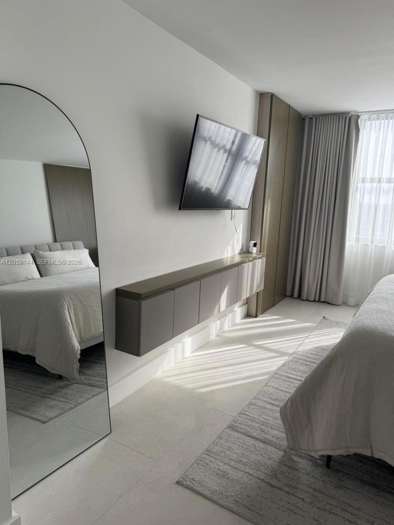 2333 Brickell Ave , Unit 2512, Miami, FL 33129 Photo