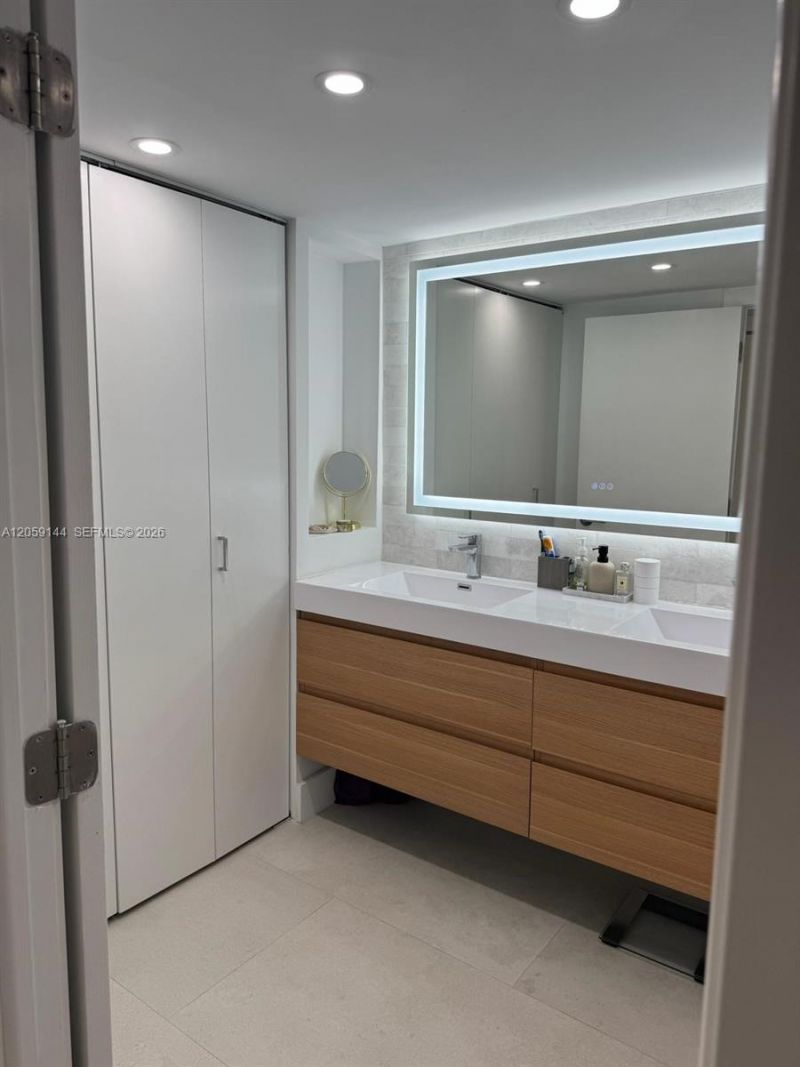 2333 Brickell Ave , Unit 2512, Miami, FL 33129 Photo