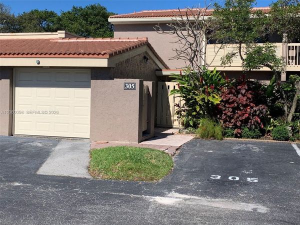305 Bonnie Brae Way , Unit 27, Hollywood, FL 33021