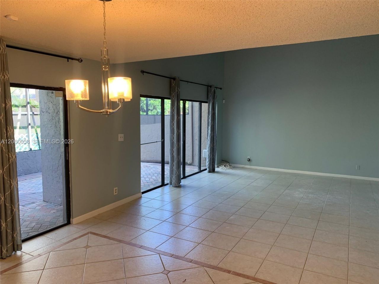 305 Bonnie Brae Way , Unit 27, Hollywood, FL 33021 Photo