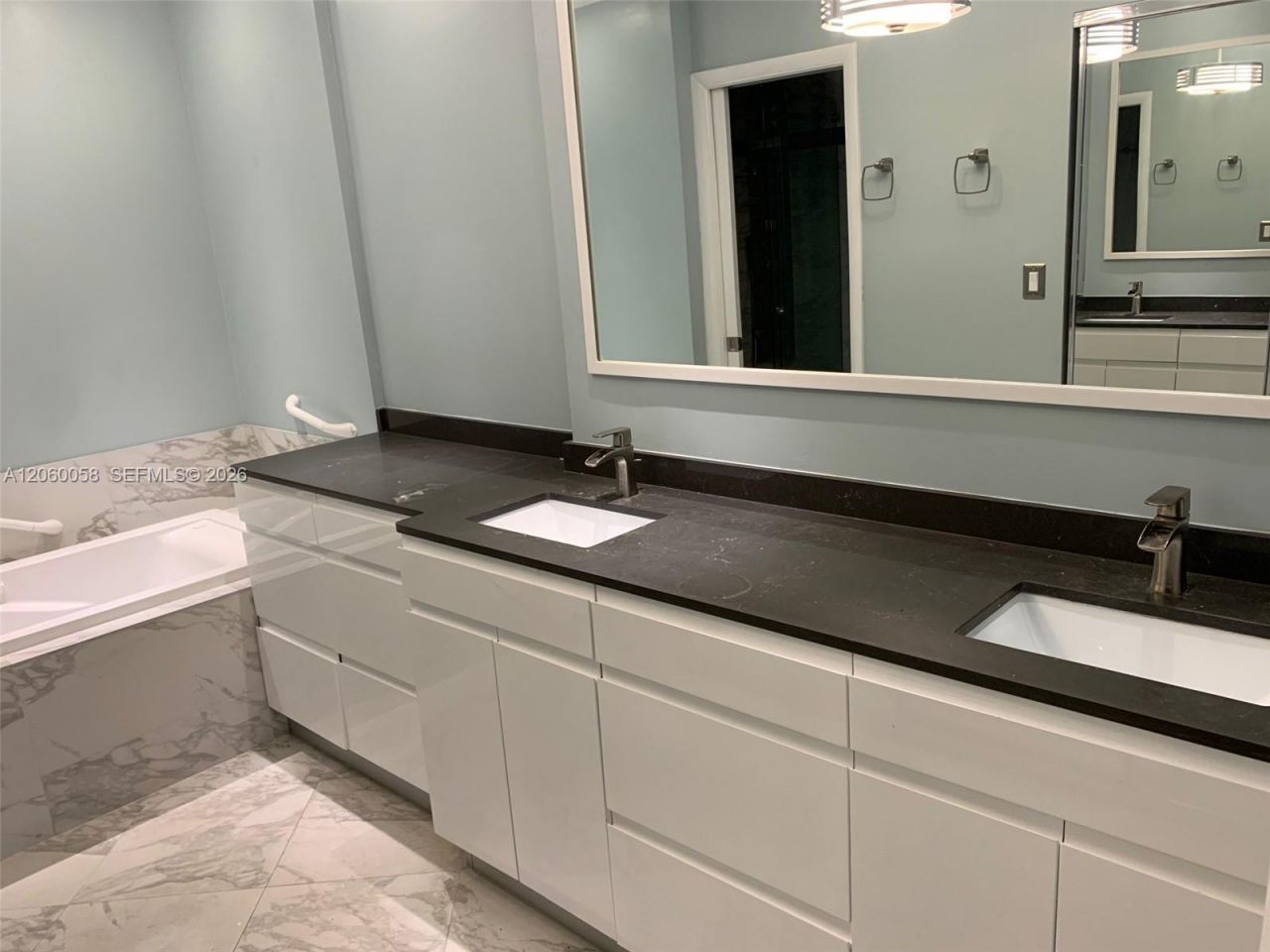 305 Bonnie Brae Way , Unit 27, Hollywood, FL 33021 Photo