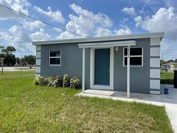 2505 AVENUE L, Fort Pierce, FL 34947