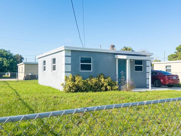 2505 AVENUE L, Fort Pierce, FL 34947