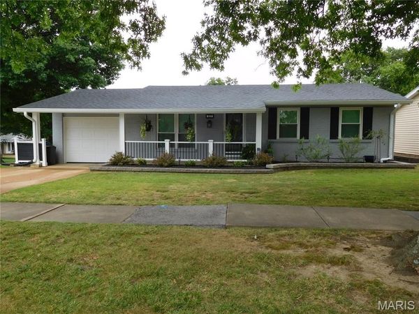 322 New Ballwin Road , Ballwin, MO 63021