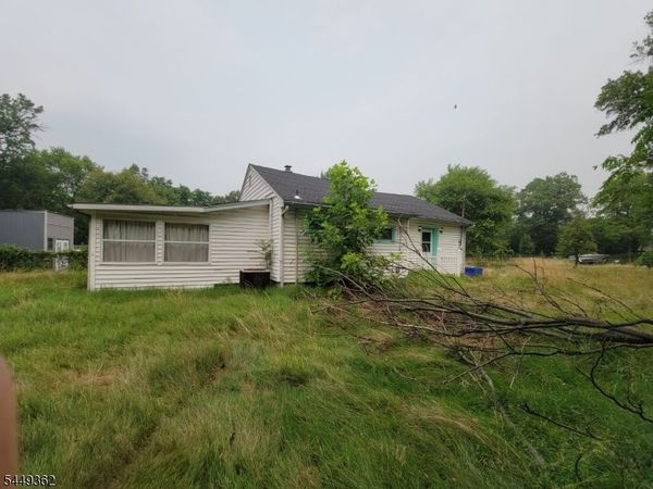 592 Equator Ave, Franklin, NJ 08873