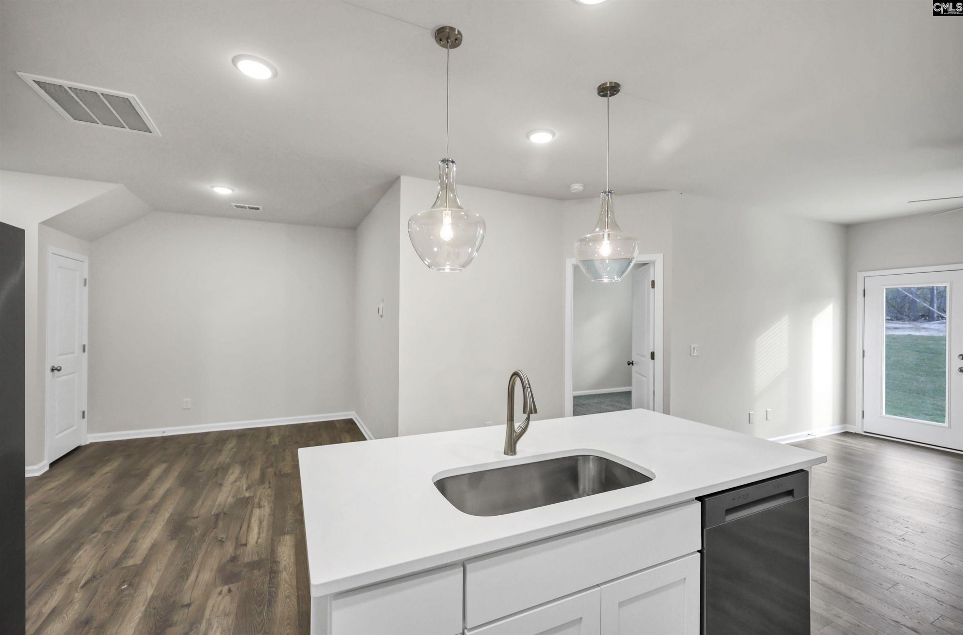 212 Sunny Hill Drive  Photo 11